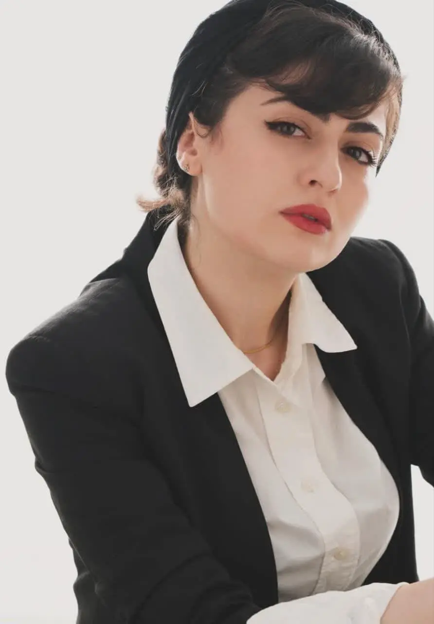Parisa Dosti (18)
