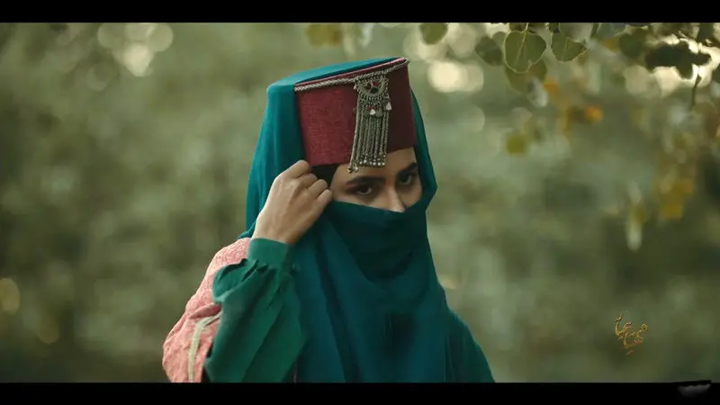 Mehrnoush Hosseini (2)