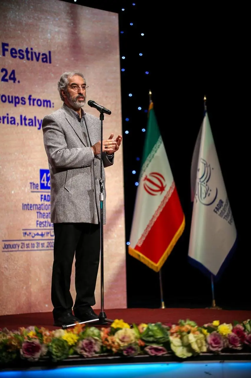 برگزیدگان چهار بخش «رادیو تئاتر»، «نمایش‌های تلویزیونی»، «نمایشنامه نویسی» و «پژوهش» معرفی شدند