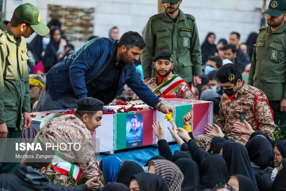 عکس‌هایی از مراسم تشییع پیکر مستشار نظامی سپاه که توسط اسرائیل شهید شد