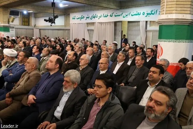 تصاویری از علی لاریجانی، ناطق نوری و اسحاق جهانگیری در دیدار با رهبر انقلاب /سیدمحمد صدر هم آمد