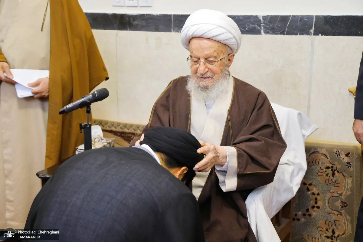 تصاویر عمامه گذاری طلاب توسط آیات عظام جوادی آملی، مکارم شیرازی و نوری همدانی