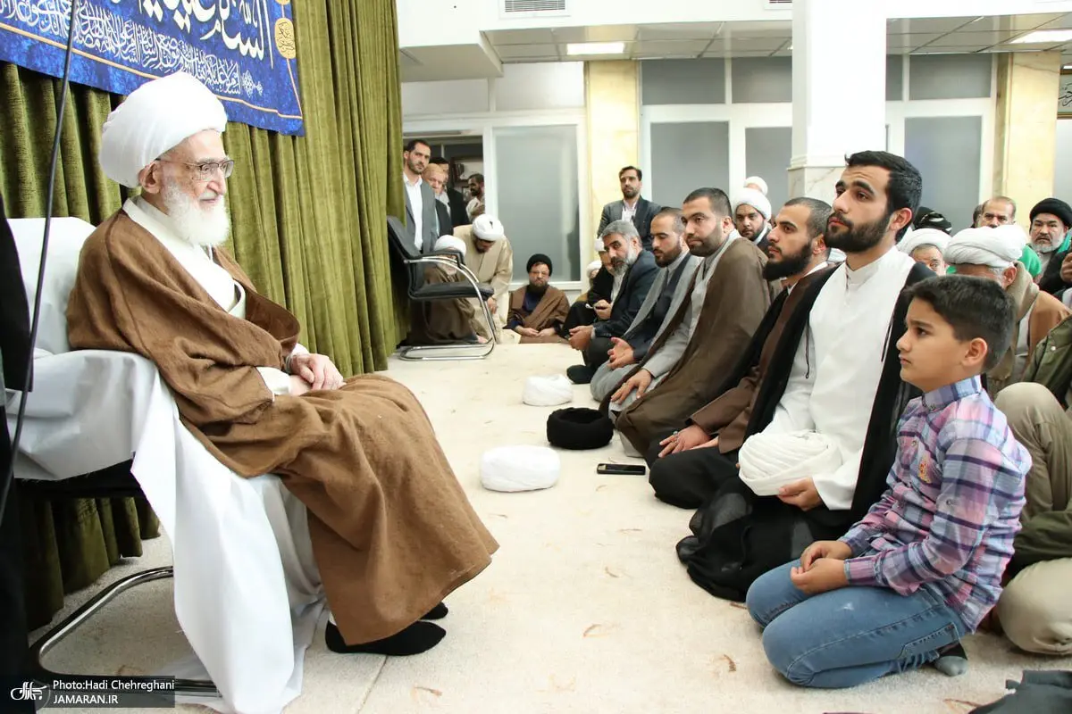 تصاویر عمامه گذاری طلاب توسط آیات عظام جوادی آملی، مکارم شیرازی و نوری همدانی