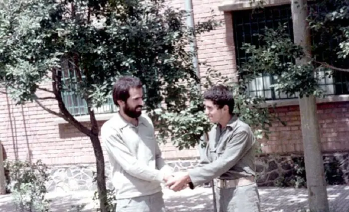 سردار برای کمک به رفتگران، خیابان جارو می‌کرد /او هیچگاه خود را یک فرمانده خطاب نکرد