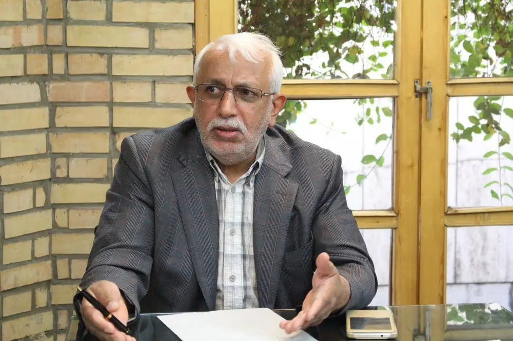 مجلسی: با فقیر شدن اقتصاد احترام ایران در دنیا از بین می‌رود/ بیگدلی: شرق توانایی احیای اقتصاد ما را ندارد/ محبعلی: سیاست‌های کلی کشور باید تغییر کند