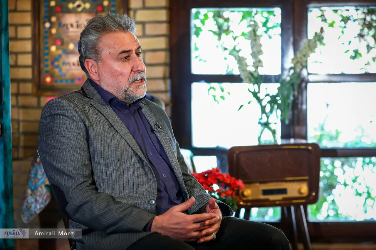 فلاحت پیشه: ترامپ با روسیه و چین می سازد تا ایران را وجه المصالحه قرار دهند /در انتخابات ۱۴۰۴ شاهد جنگ زرگری خواهیم بود
