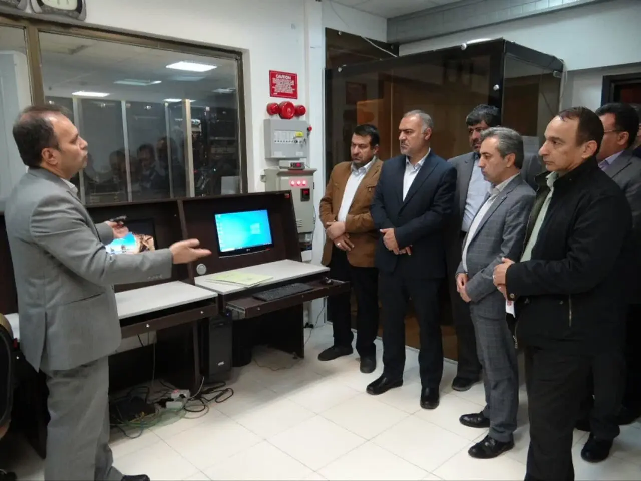 بازدید معاون هماهنگی امور عمرانی استانداری از اداره کل هواشناسی استان اصفهان