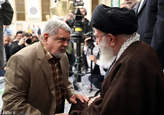 تصاویری جالب از دیدار شاعران با رهبر انقلاب