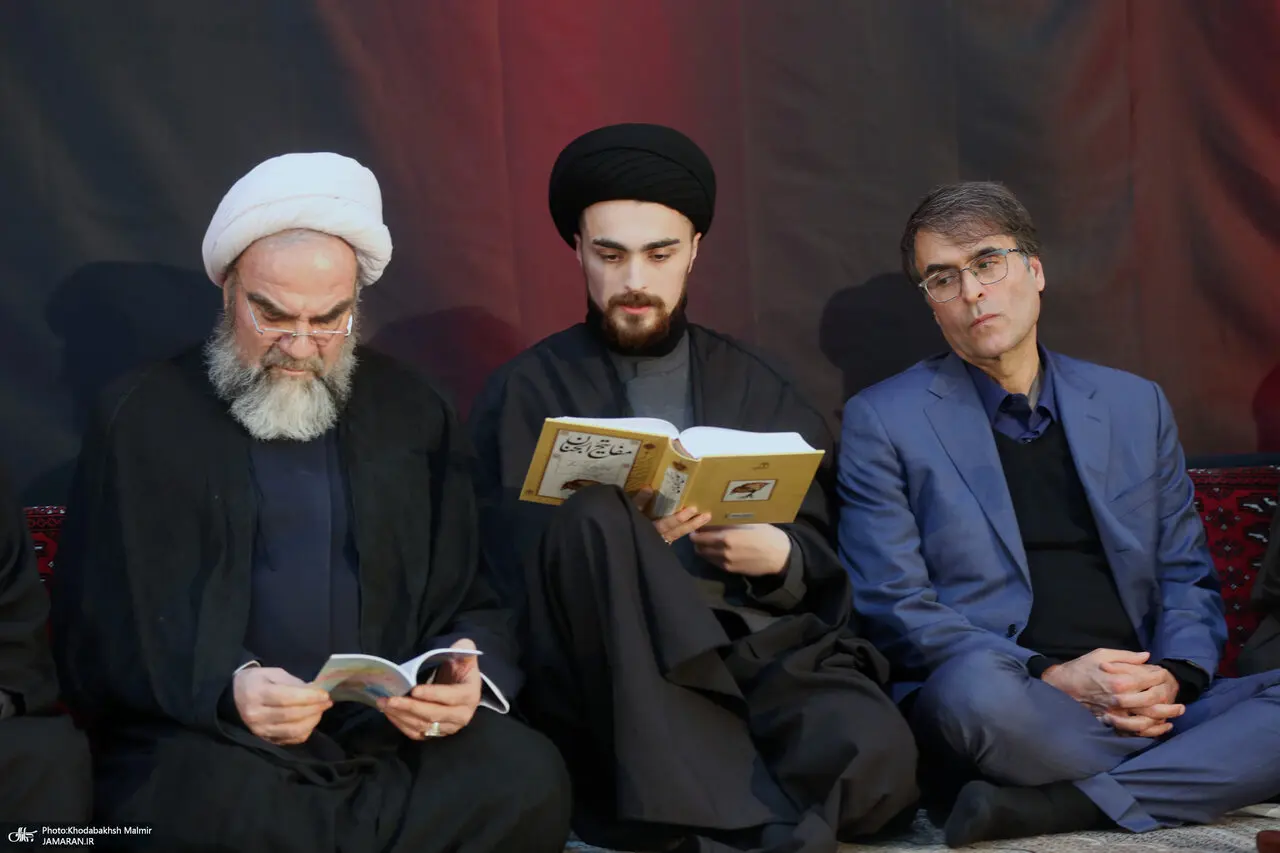 عکسی از شب قدر مهدی هاشمی و سیداحمد خمینی