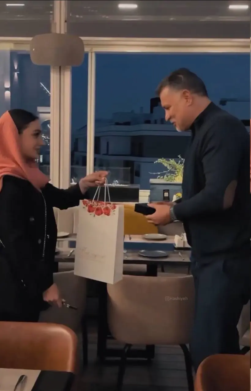 عکس| سورپرایز ویژه علی دایی در رستورانش