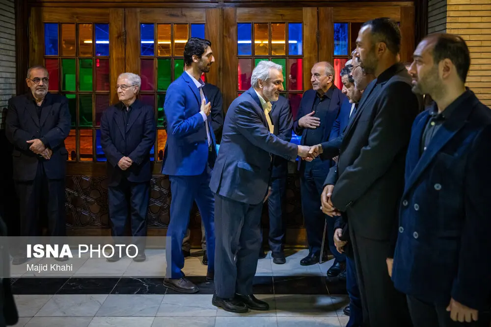 احمدی نژاد نیامد، محصولی و حسین شریعتمداری آمدند /حسین دهقان همنشین علی لاریجانی شد /احمد توکلی هم بود+تصاویر