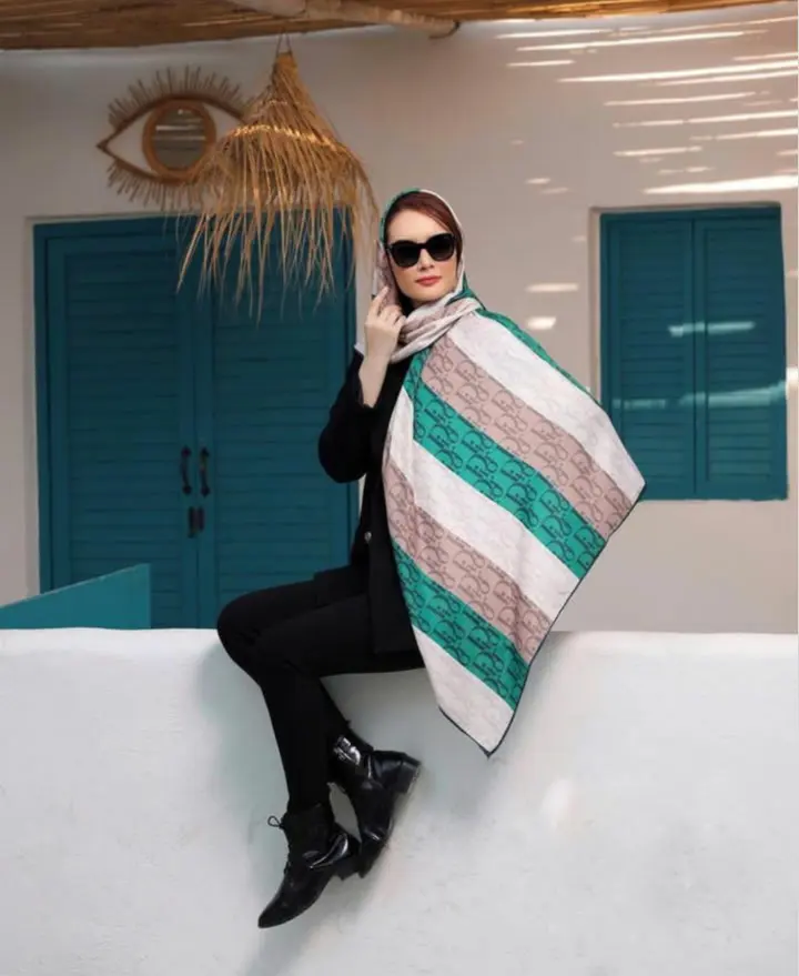 Shawl model (14)