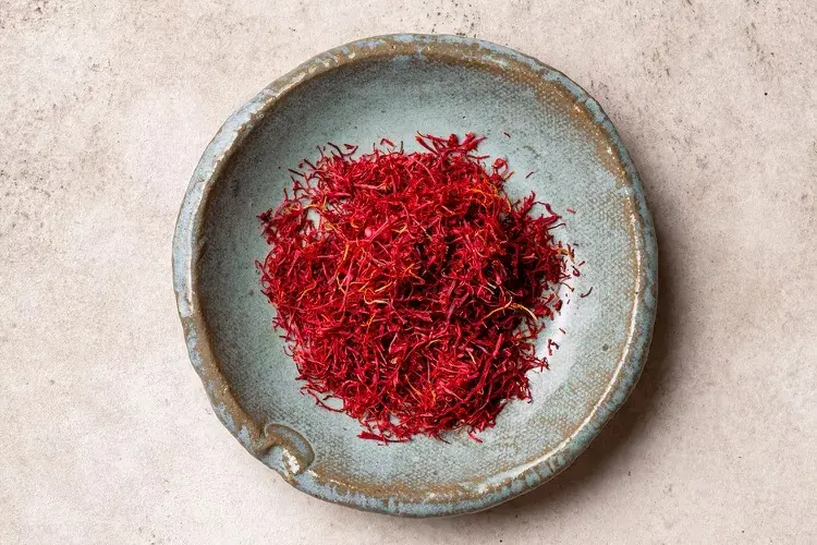 saffron (1)