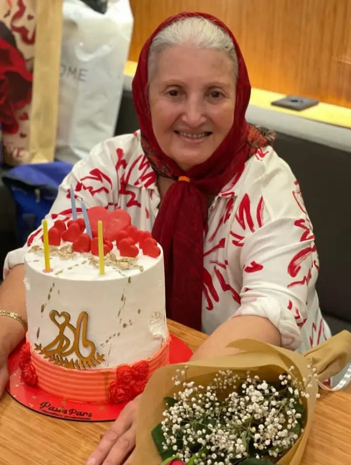 پرستو صالحی (9)