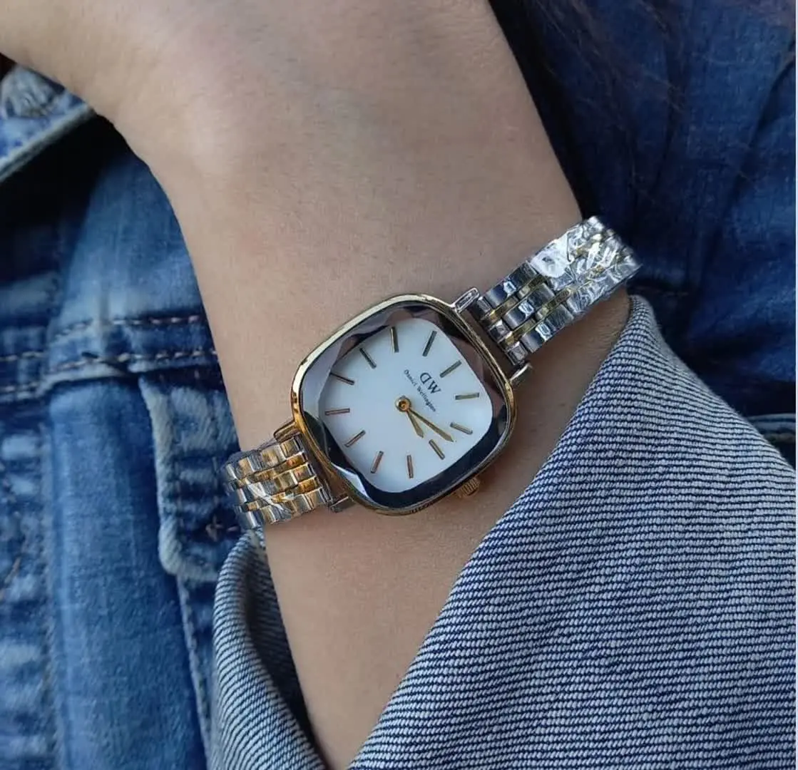 Women_s watch model (36)