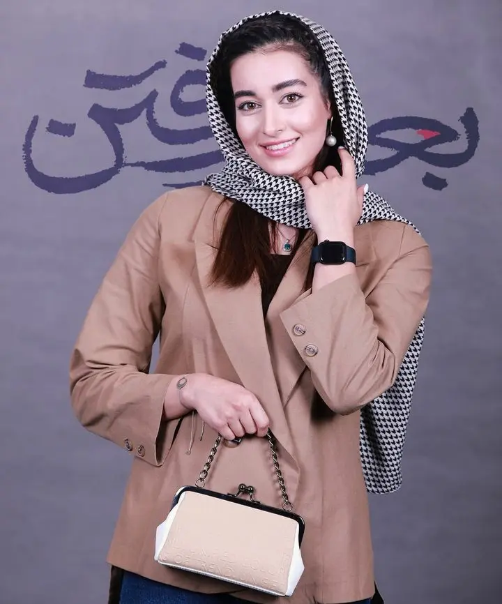 مه لقا مینوش زاد