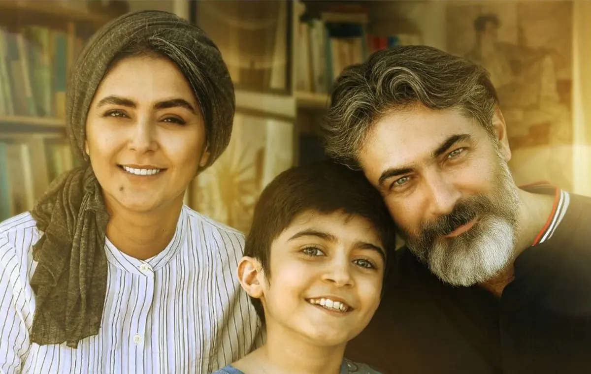 رایان سرلک در سریال در انتهای شب