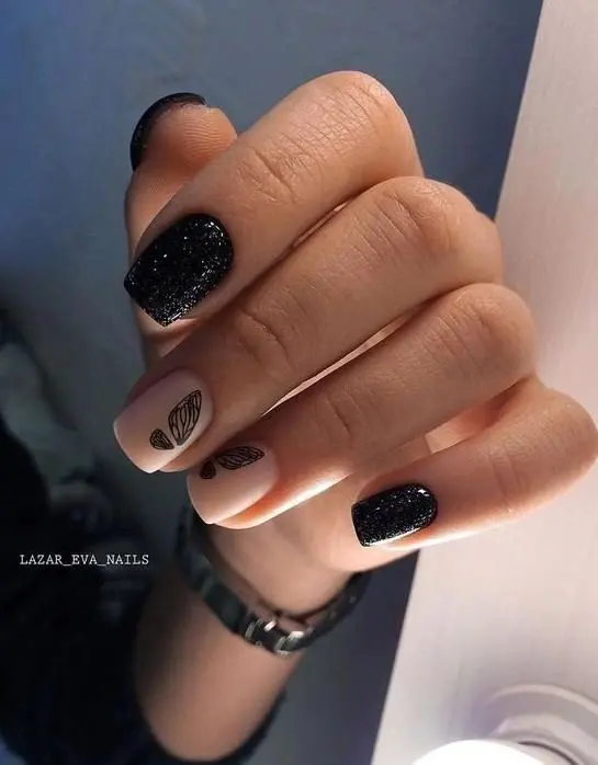 طرح ناخن مشکی دخترانه