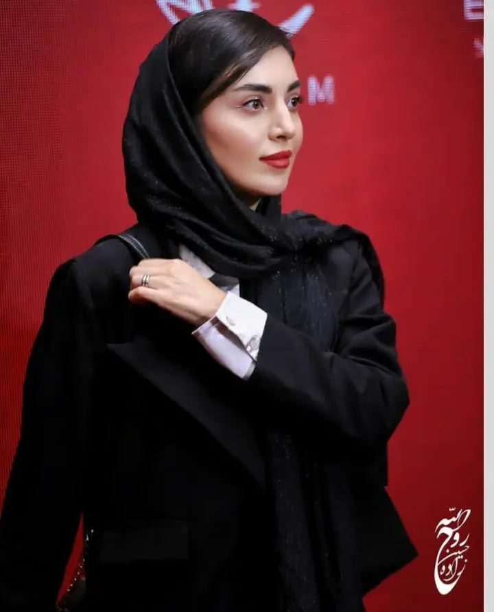 Mahshid Javadi (3)