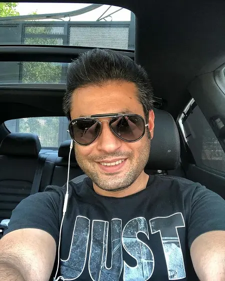 Roozbeh Moeini (3)