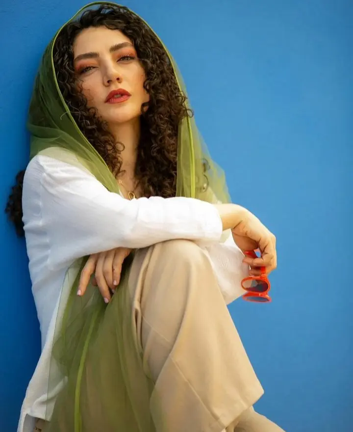 Helen Naghi Lu (5)