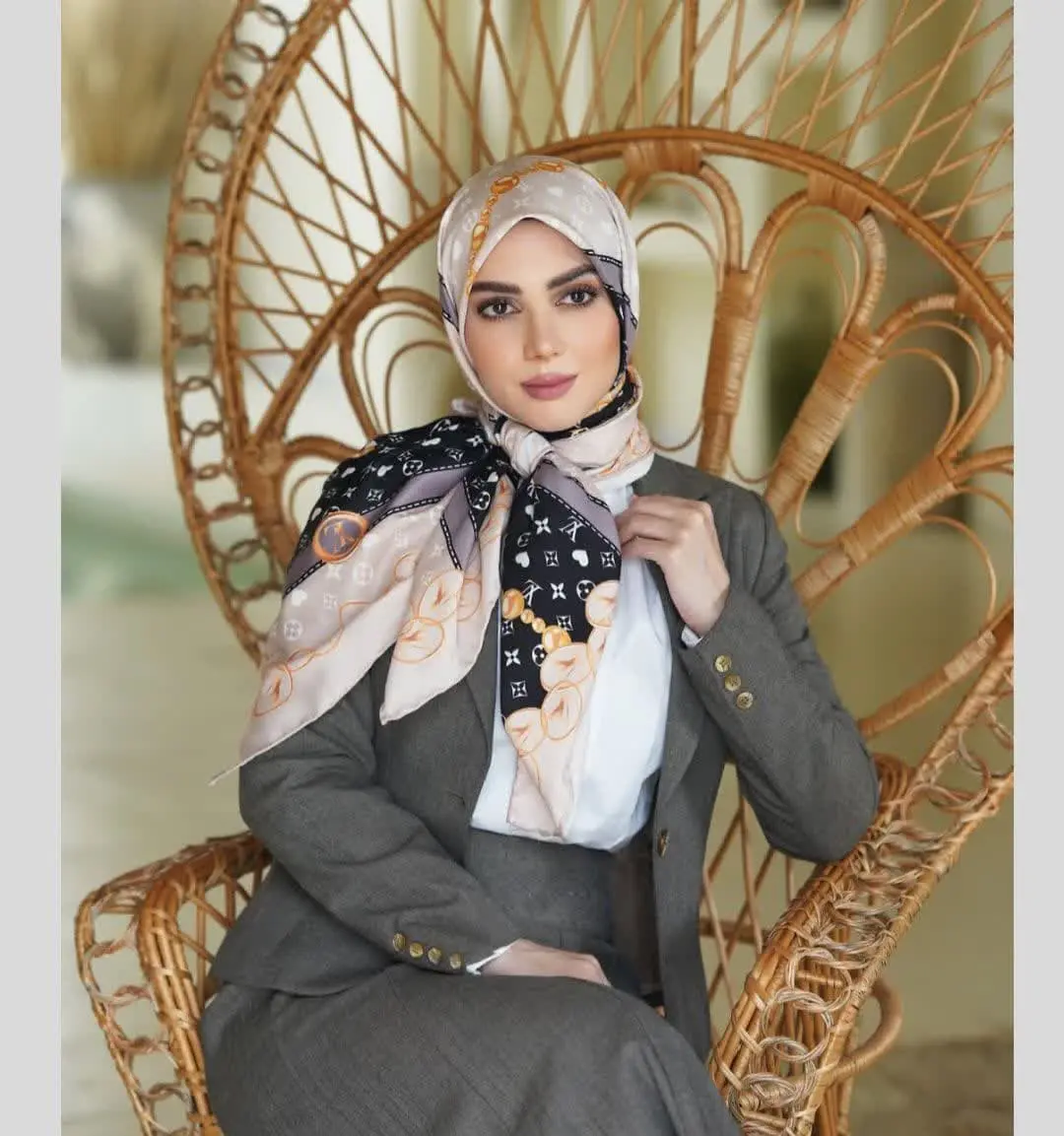 Girls_ scarf model (13)