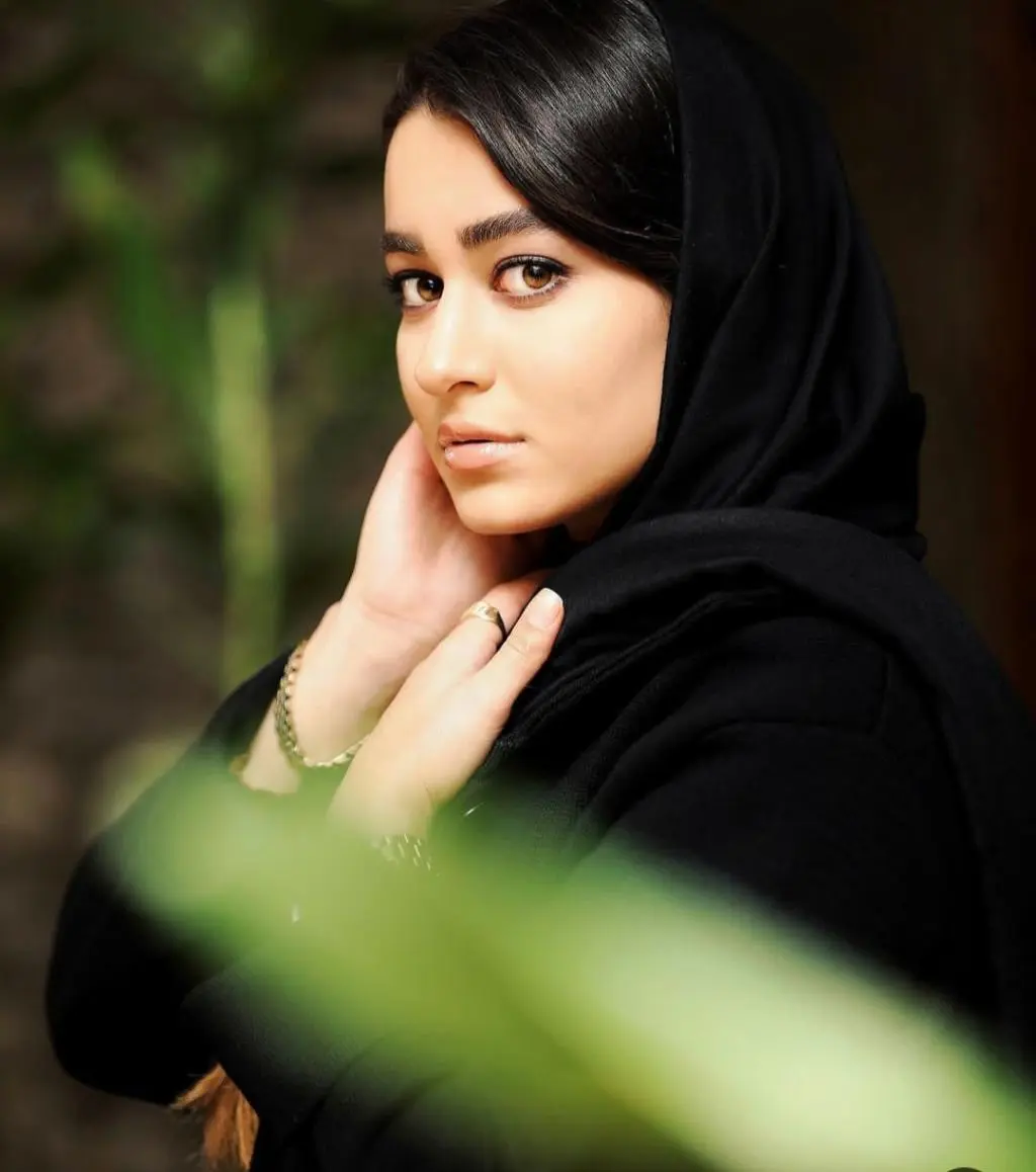 مه لقا مینوش زاد