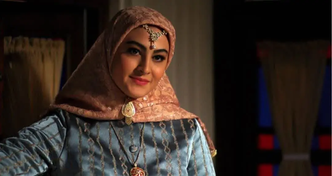 Maryam Momen (16)