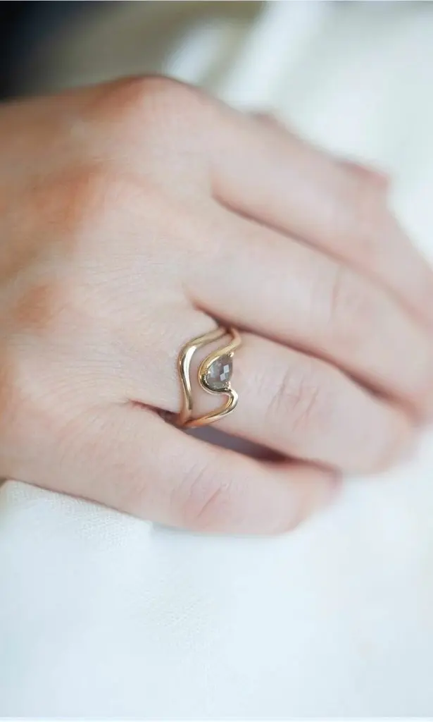 Gold ring model (5)
