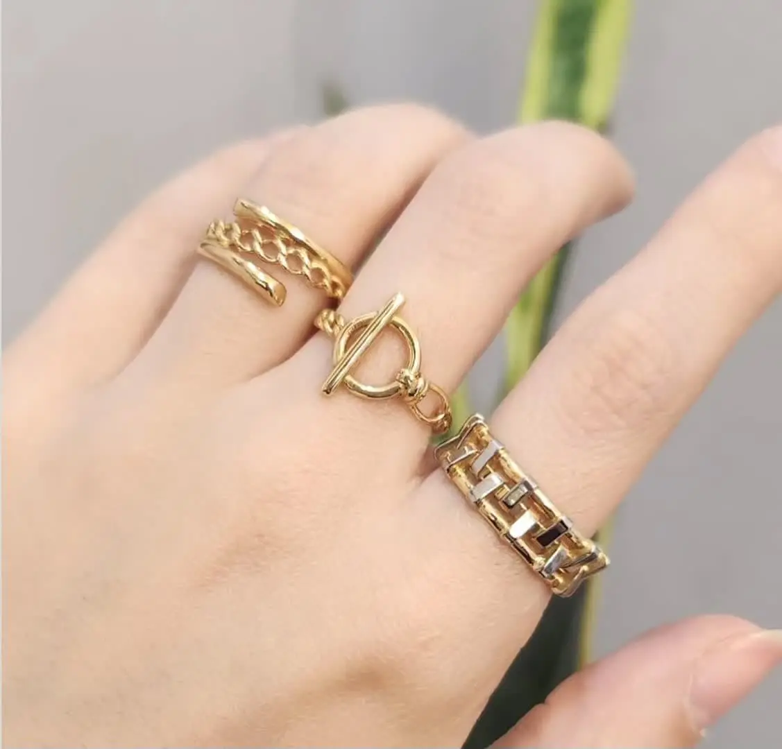 Gold ring model (16)