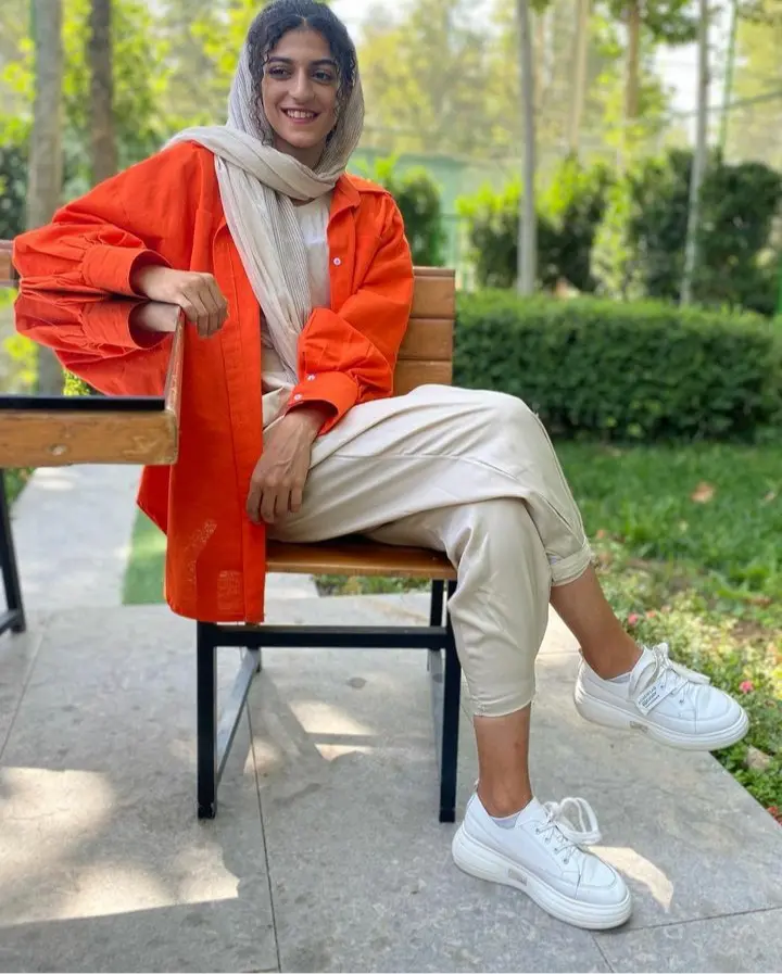 Hajar Safarzadeh (15)