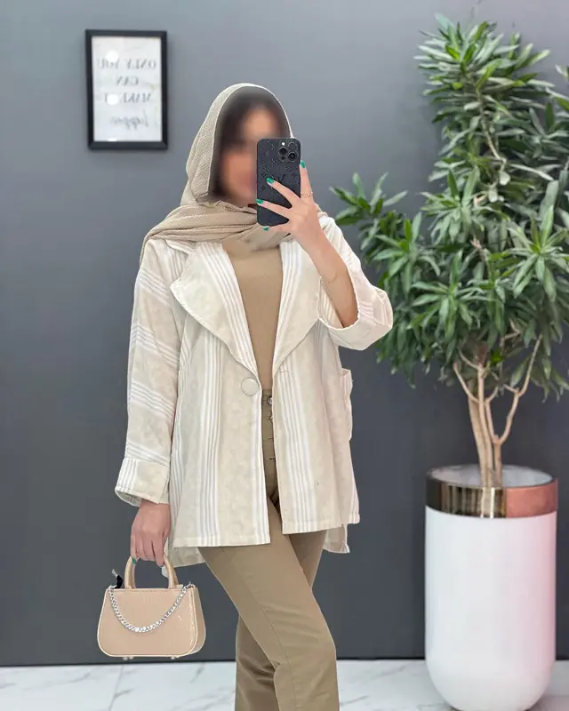 Katie coat model (48)