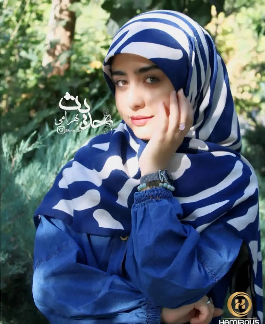 Girls_ scarf model (21)