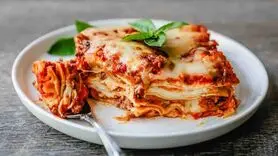 طرز تهیه لازانیا با سویا و قارچ با فیلم آموزشی