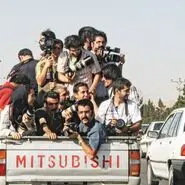 پشت دوربینی که اشک و لبخند یک ملت را ثبت می‌کند، اما خودش دیده نمی‌شود