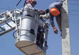 برق جان ۱۶ نفر را حین کار گرفت