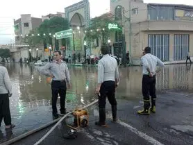 بهره گیری از خط لوله 30ساله خیابان فلسطین را به  دریاچه مصنوعی تبدیل کرد