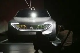 شاسی‌بلند "بایتون" به یک نمایشگر ۴۰ اینچی مجهز شد