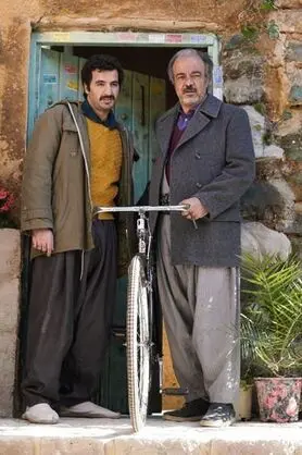 «ن.خ» با "آذرنگ" و "علی صادقی" برای نوروز آماده می‌شود + تصاویر جدید