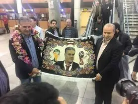 خداحافظی اشکبار کی‌روش با بازیکنان در فرودگاه +عکس‌وفیلم