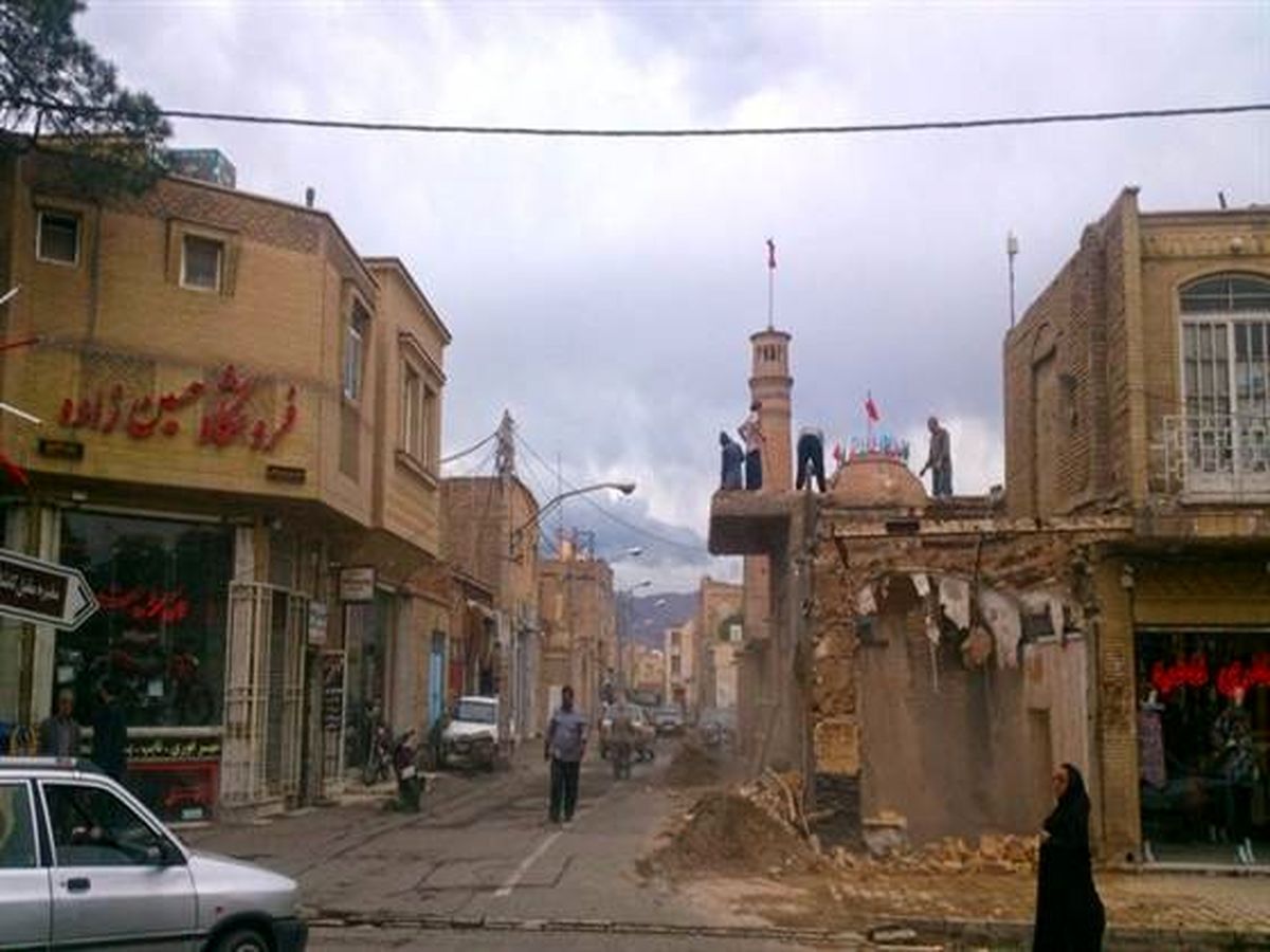 ابتدای کوچه میدان کهنه (مسجد جامع تاریخی کاشان) آزادسازی شد