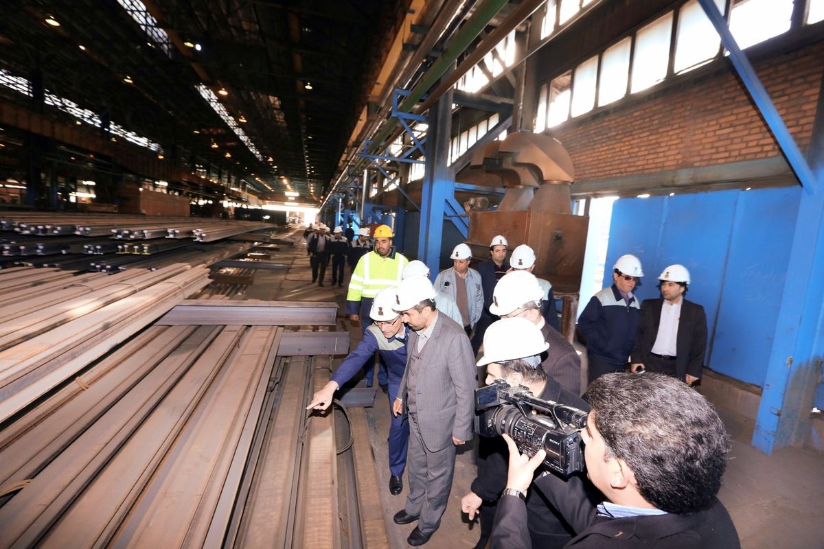 مجلس و دولت برای تامین مواد اولیه ذوب آهن اصفهان به زودی تصمیمات موثری می گیرند