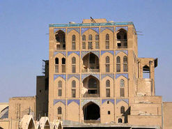 آشنایی با کاخ عالی قاپو در اصفهان