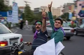تعرضات کارناوال‌های موتوری و گشت‌های دسته‌جمعی به ستادهای رئیسی در اصفهان