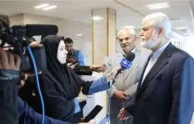 شرکت در انتخابات از تفکرات احمقانه دشمن جلوگیری می‌کند