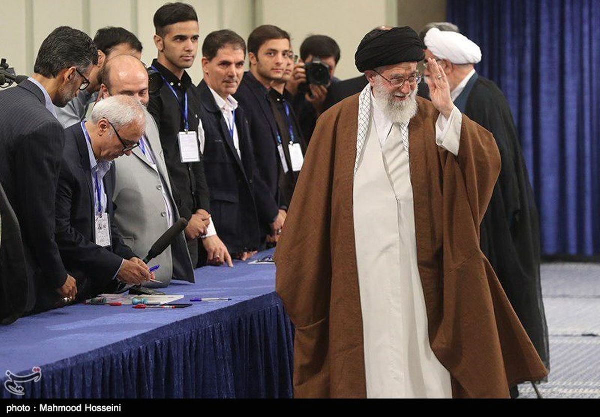 گزارش تصویری از حضور رهبر معظم انقلاب اسلامی پای صندوق رای