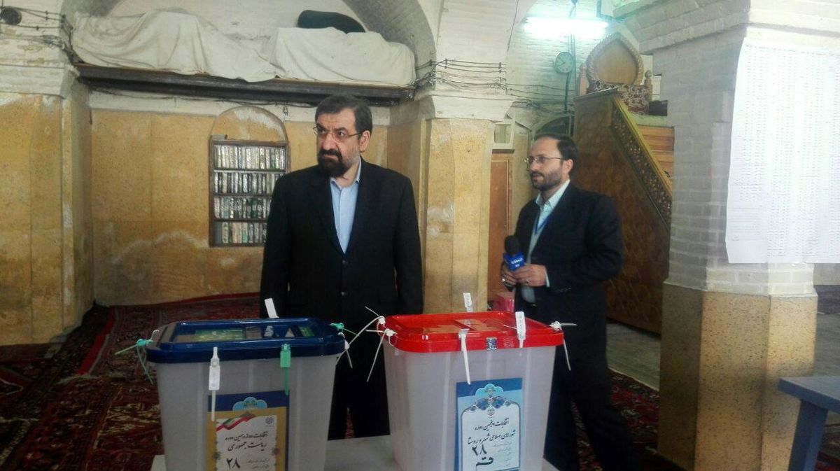 محسن رضایی رای خود را به صندوق انداخت