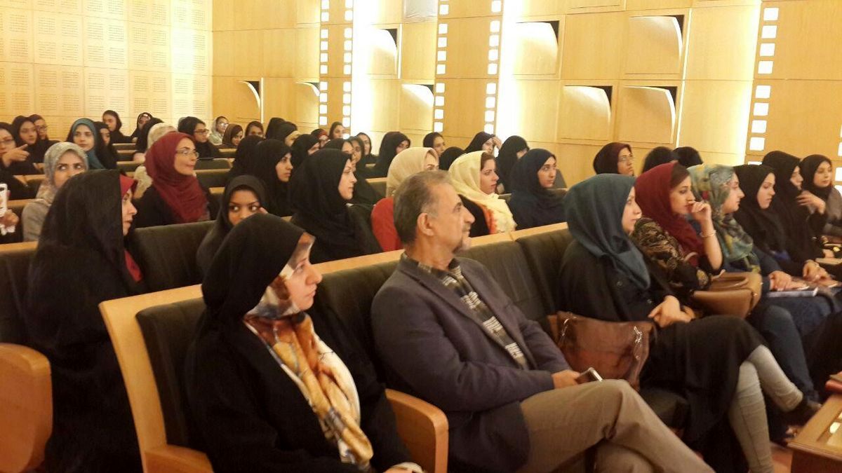 نخستین جلسه کارگاه آموزش قصه گویی در کاشان برگزار شد