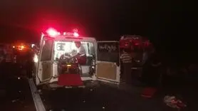 برخورد اتوبوس با خاور در اتوبان نطنز کاشان