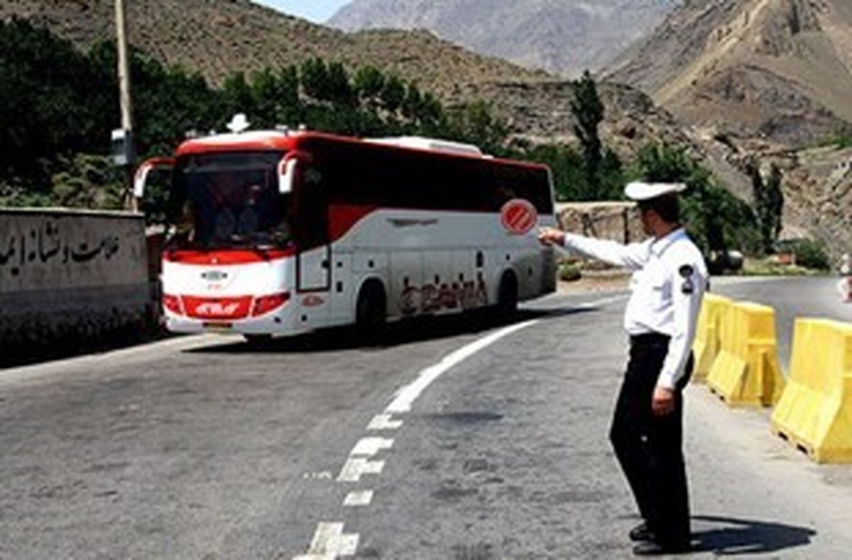 تمهیدات پلیس‌راه اصفهان برای تسهیل در عبور و مرور زائران مرقد امام(ره)